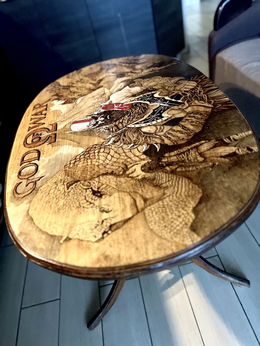 Стіл “God of War” ручна робота, гравіровка випалювання по дереву