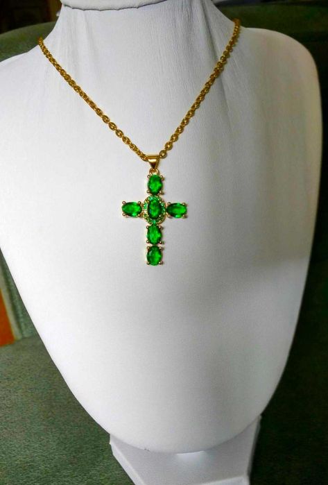 Colar Aço  Dourado c/ Cruz Predas Verdes Grande NOVO