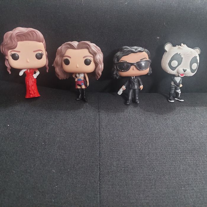 Pop figure em bom estado