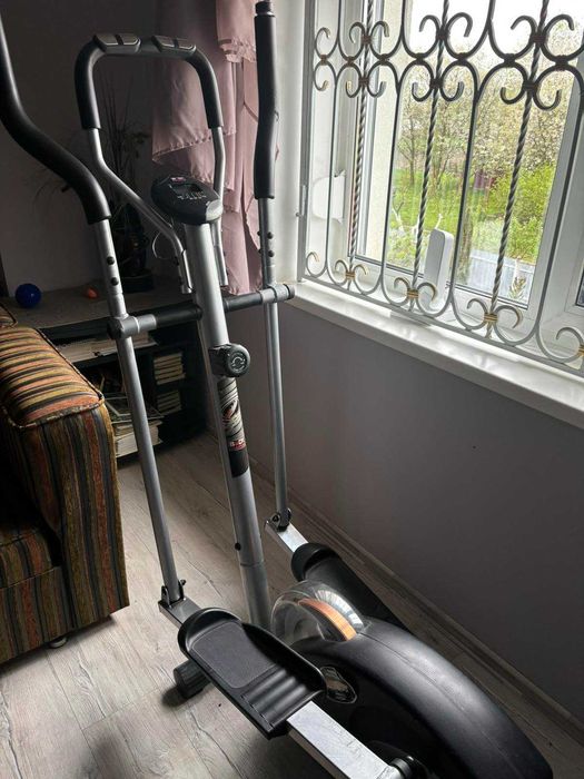 Тренажер Орбітрек