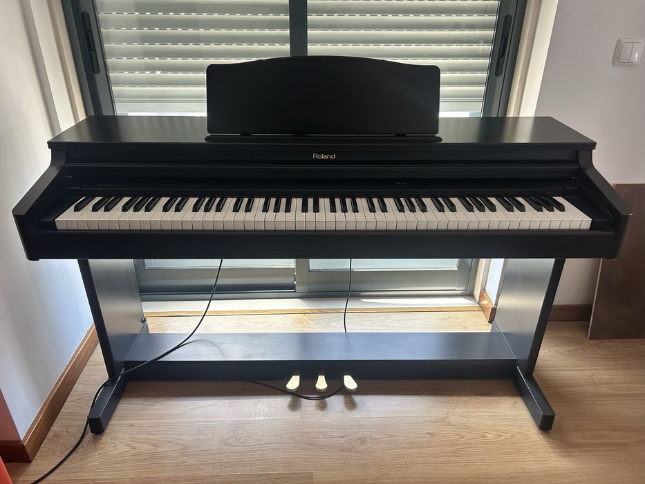 Piano ROLAND (como NOVO)