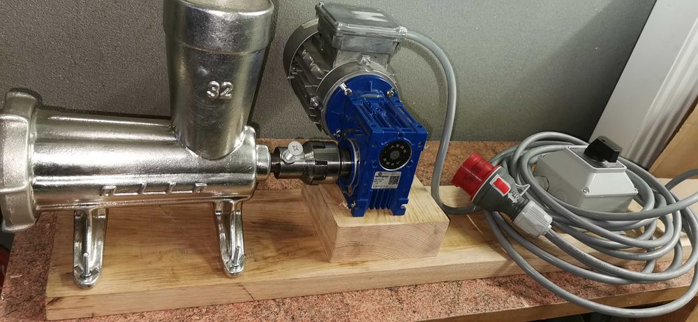 Elektryczna maszynka Alfa 32 z silnikiem 3 fazowym