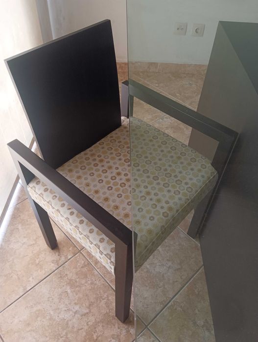 Mesa de Jantar com Tampo em Vidro – Elegância e Sofisticação para a sua Casa!
