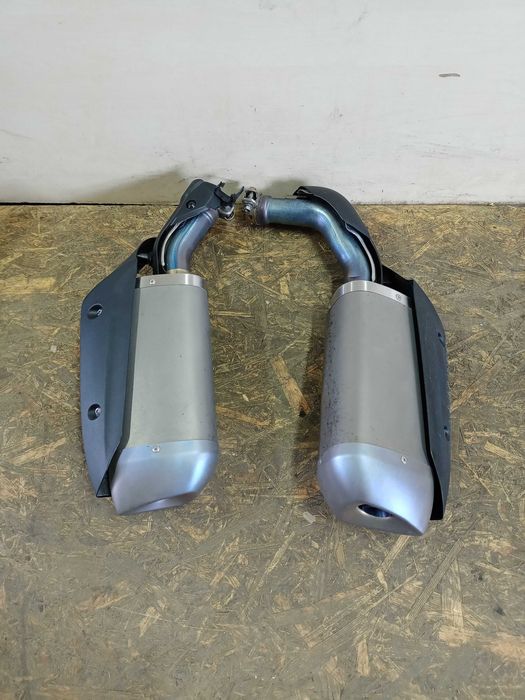 Yamaha R1 RN22 wydech wydechy prawy lewy oryginał kompletne demontaż