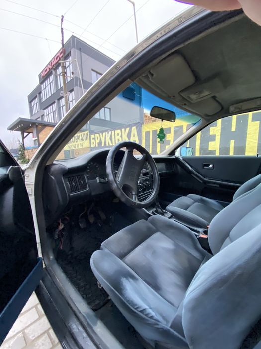 Ауді 90 на ходу.