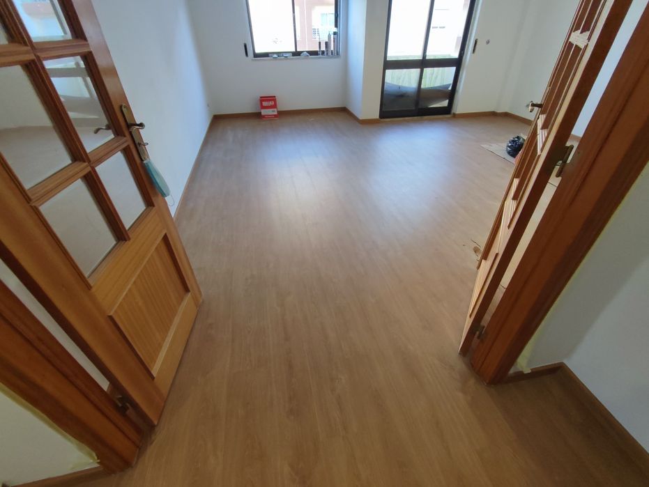 Colocação de chão flutuante, vinílico,ext.. carpinteiros profissionais