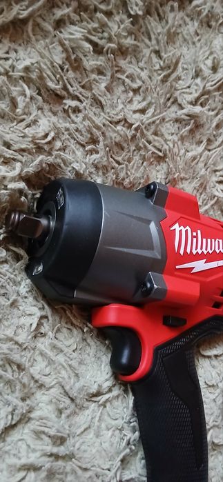 Гайковерт від  Milwaukee 220Нм  2967