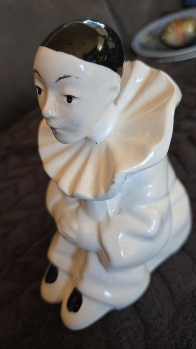 Ceramiczna figurka Pierrot.