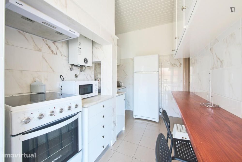 Quarto - localizado em Alameda Lisbon