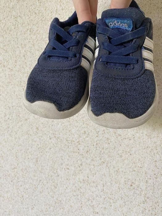 Кросівки adidas розмір 21. (устілка 12 см)