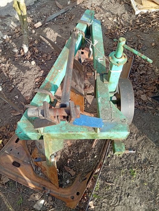 Плуг 2 корпусний