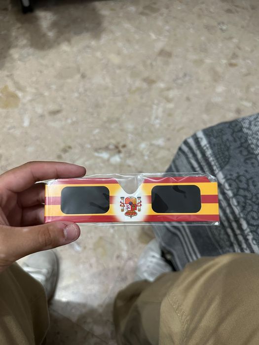 Oculos para o eclipse