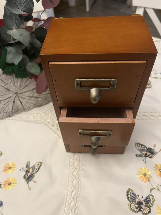 Nowa półeczka  organizer szafeczka na drobiazgi