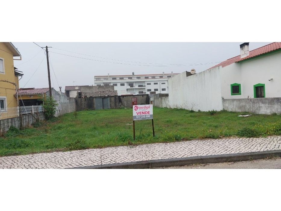 Terreno plano para construção em Vieira de Leiria