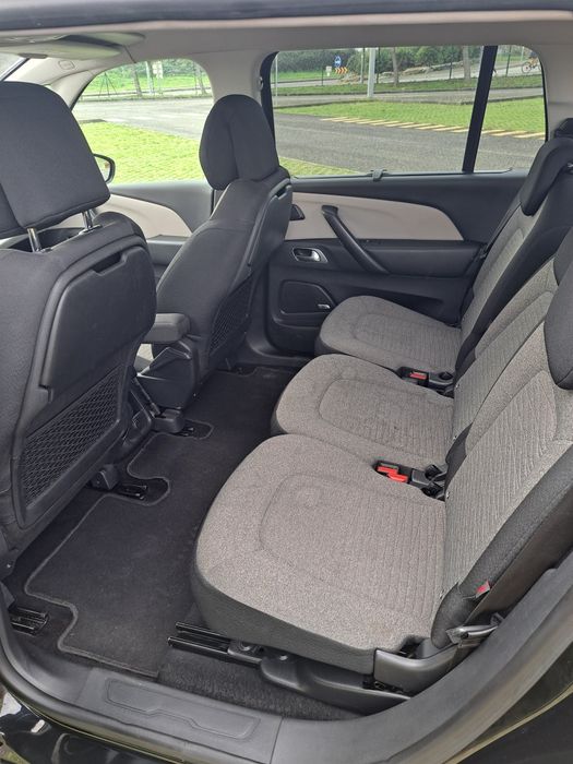 Aluguer Carrinha 7 lugares