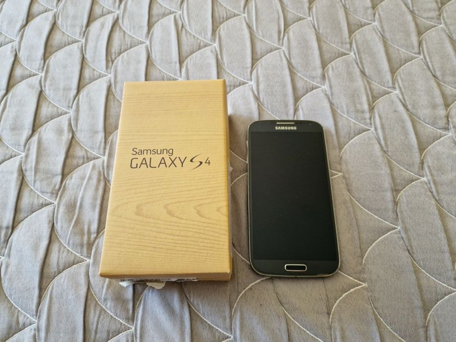 Samsung Galaxy S4 16Gb com caixa e acessórios originais