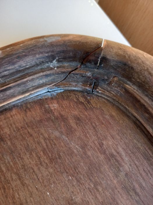 Tabuleiro em madeira(nogueira), antigo bom para recuperar.