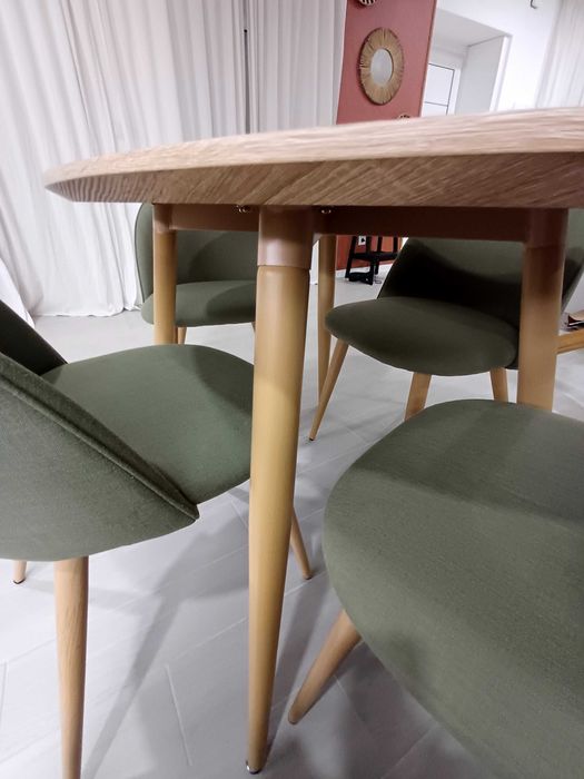 Mesa Oval - Madeira Carvalho