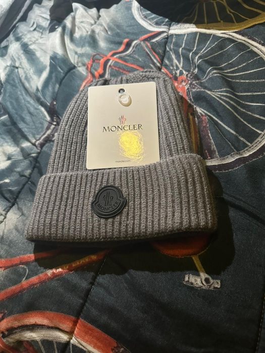 Gorro cinzento da Moncler