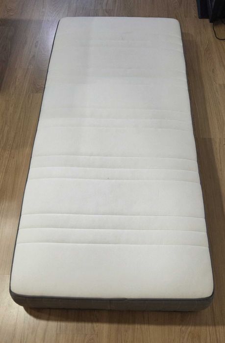 Colchão IKEA 90x200 de molas ensacadas