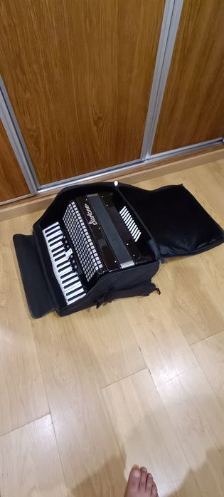 Acordeão 72 baixos  Startone Iniciante