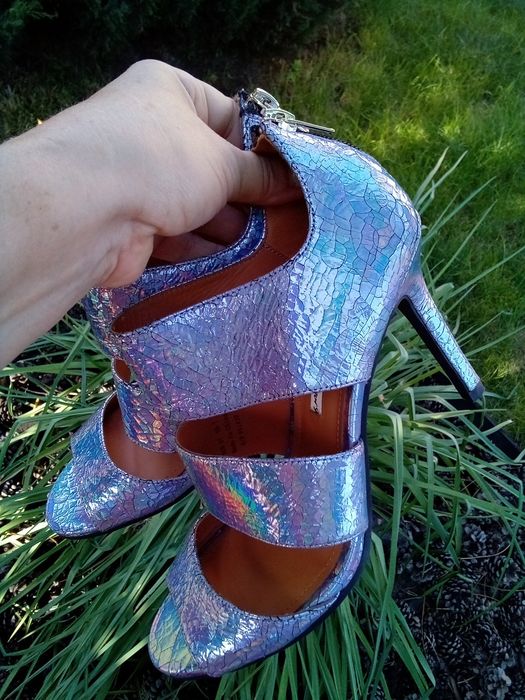 Кожаные босоножки, р.37