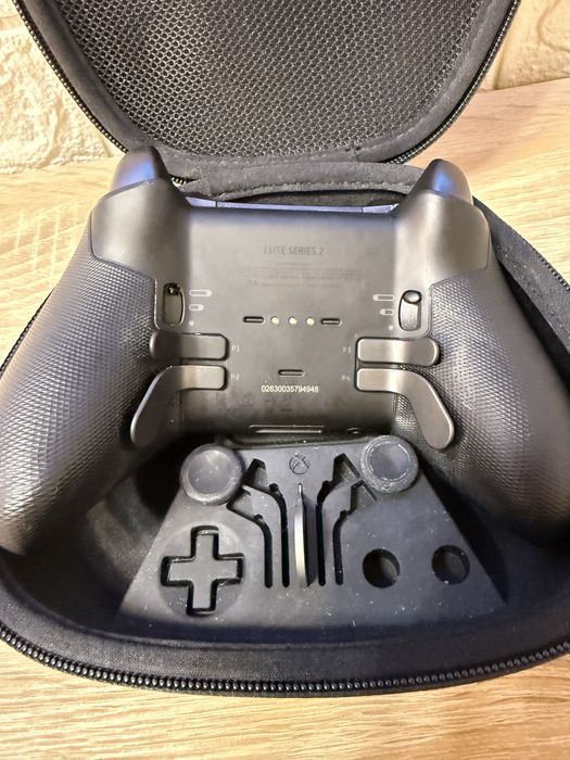 Xbox Elite Wireless Controller Series 2 в кейсе