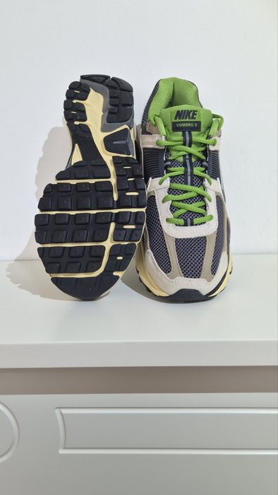 Кросівки Nike Zoom Vomero 5,  HF1553 102, US10 EUR44 28CM