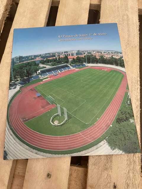 Livro O parque de jogos 1º de maio, uma história com futuro – Inatel