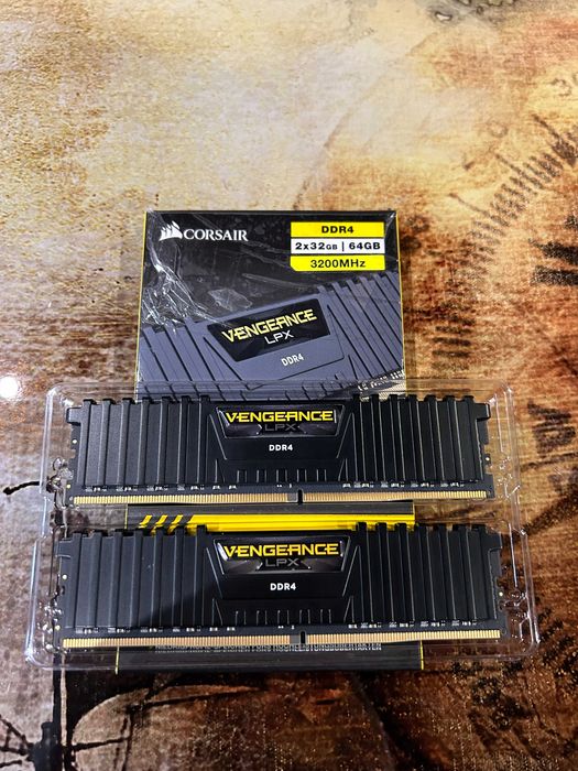 CorsairVengeance LPX DDR4 32GB3200MHz×2個 Corsair 32 GB (2x16GB) DDR4 3200 MHz Vengeance LPX Black