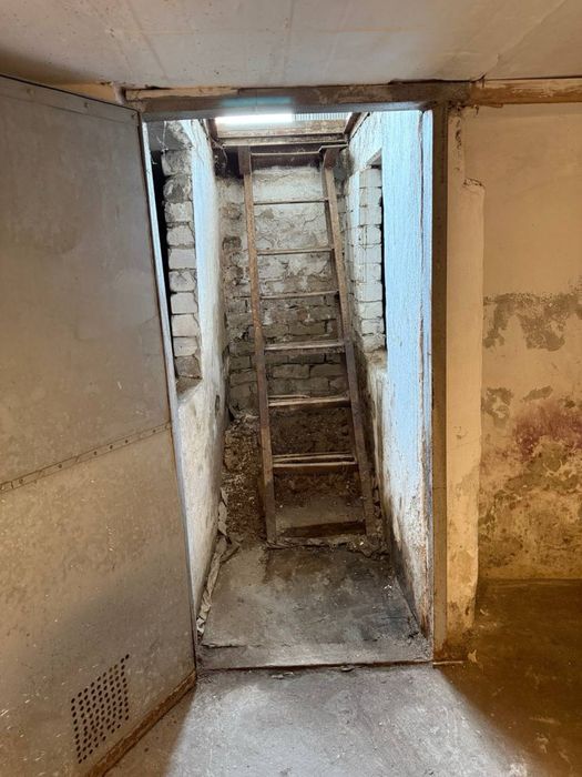 Продам двохповерховий гараж