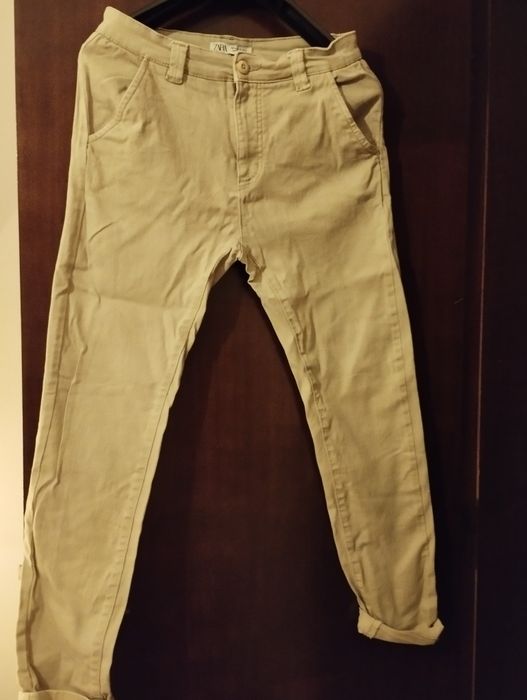 Várias calças de homem