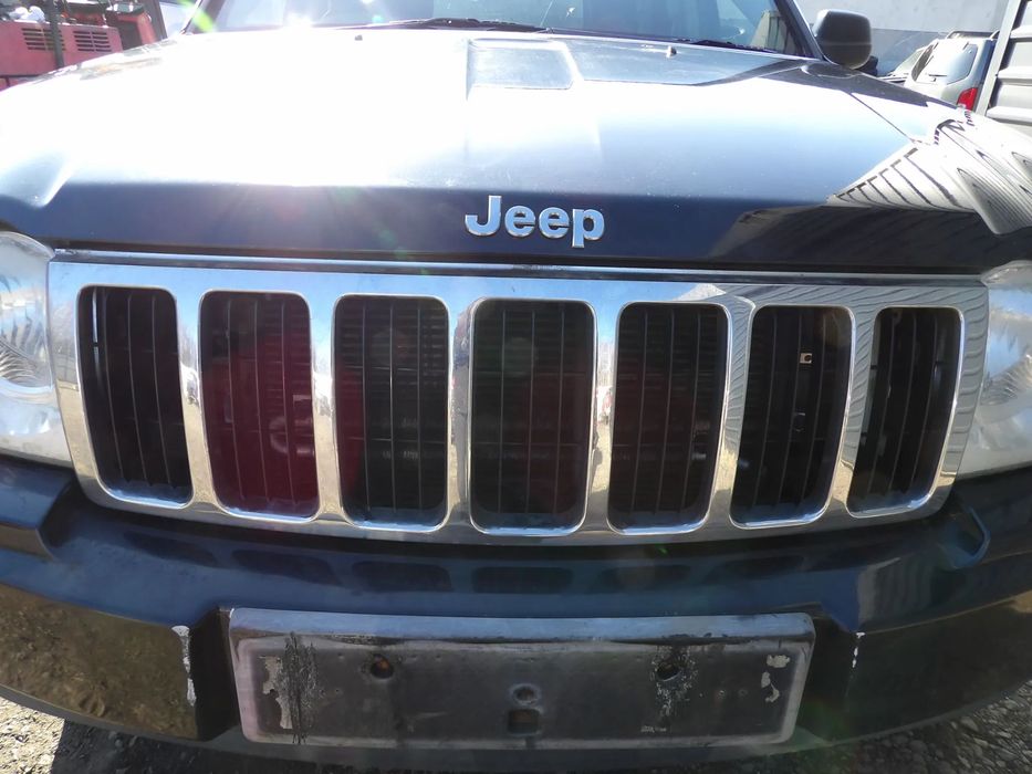 JEEP GRAND CHEROKEE WK GRILL ATRAPA 05-10 R.