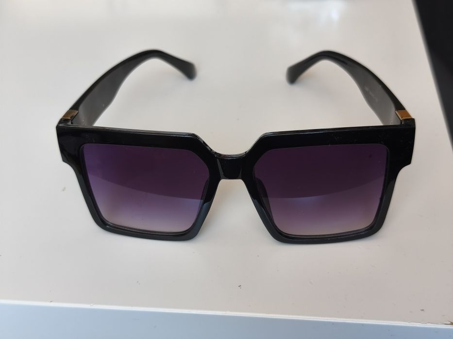 Nowe modne okulary przeciwsłoneczne czarno złote