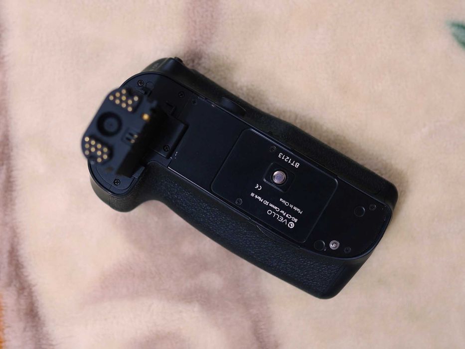 Vello BG-C9 Батарейний блок (battery Grip) для Canon 5D Mark III