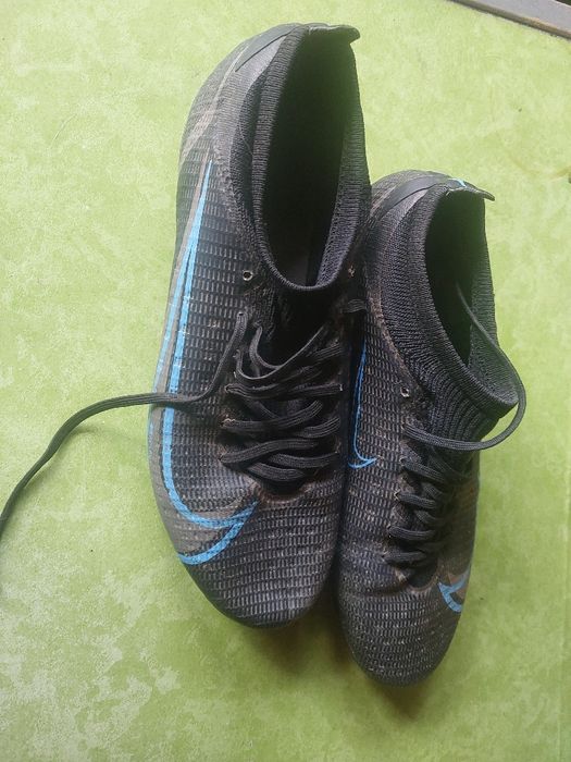 Buty korki Nike MERCURIAL CU 5693  Wkładka 27.5 cm