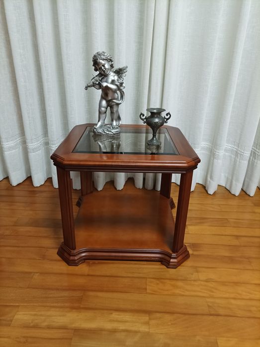 Mesa antiga de apoio restaurada estilo Luís Filipe