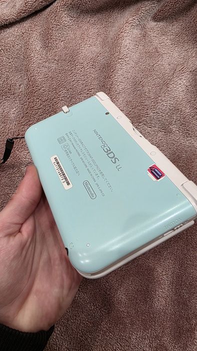 Nintendo 3DS LL  32 GB(біло-блакитна) + Circle Pad Pro