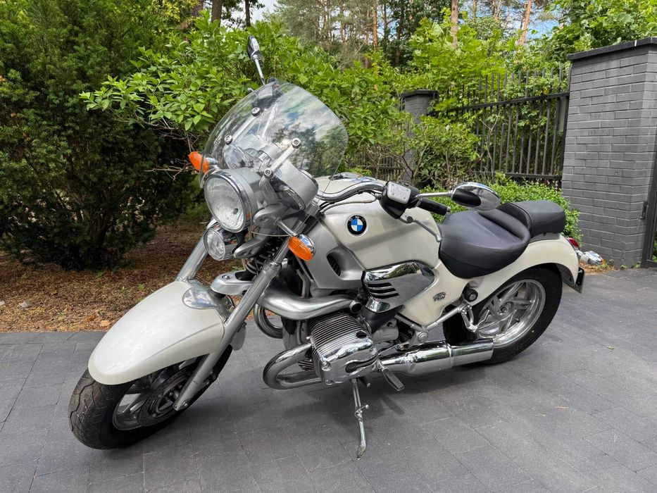 BMW r1200c Montauk "Bond"