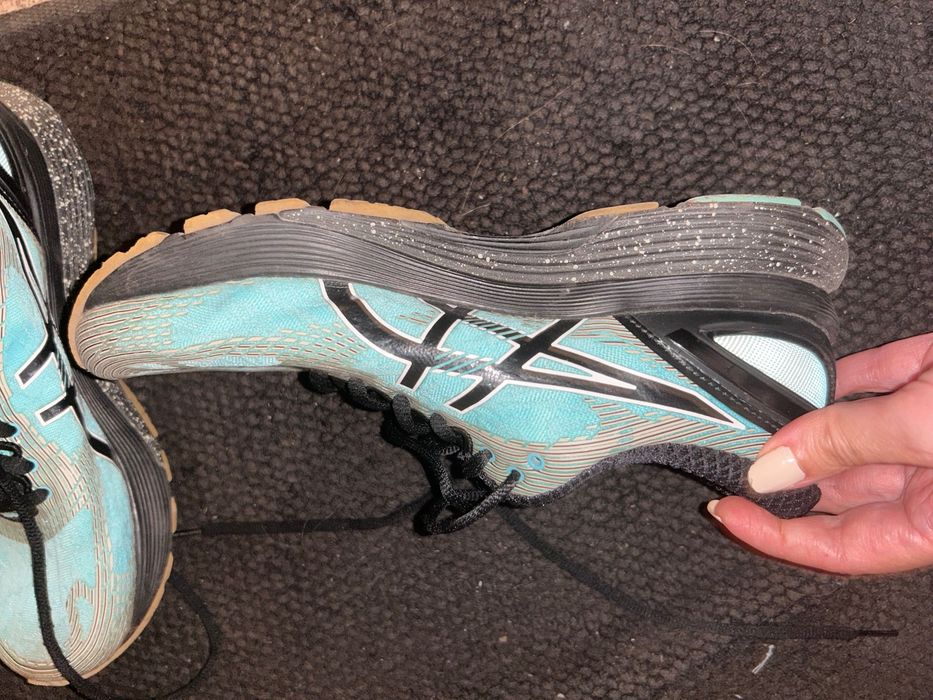 Tenis de corrida / Running asics nimbus 39,5