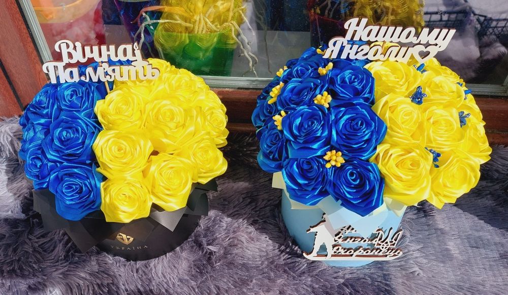 Букети з атласної стрічки