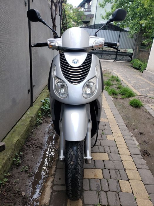Скутер Piaggio Carnaby 200 Sh