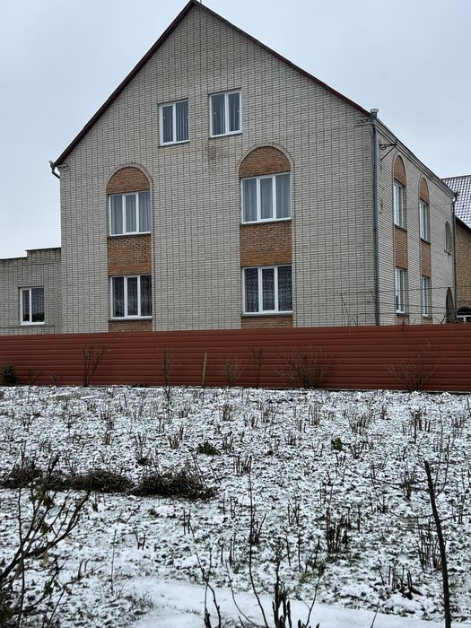 Будинок під Бізнес 468м2 з ділянкою 10сот Луцьк