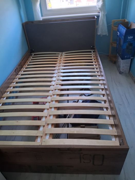 Sprzedam łóżko ze stelazem
