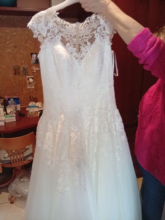 Шлюбна сукня вдіта один раз