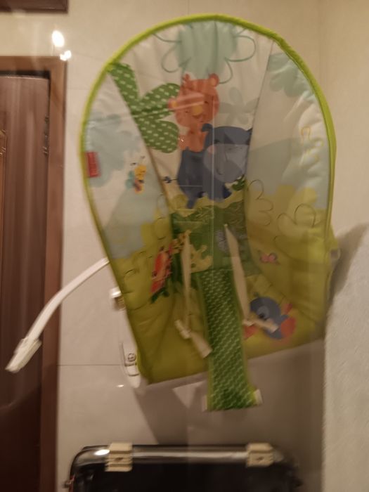 Vendo cadeira baloiço de criança em bom estado de conservação.