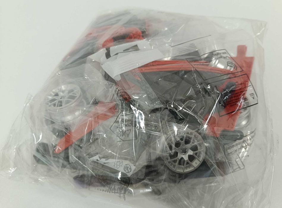 klocki konstrukcyjne Bolid Formuła 1 model Ferrari skala 1:18 455 el