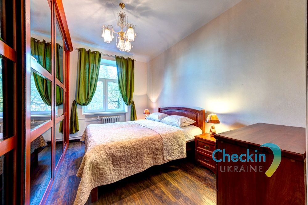 Шикарные 3к апартаменты по улице Кловский спуск, 13