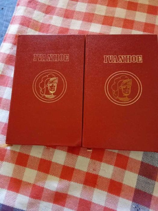 livros Ivanhoe de Walter Scott volume 1 e 2