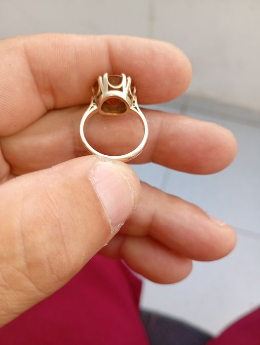 Anel em ouro de  peça muito bonita